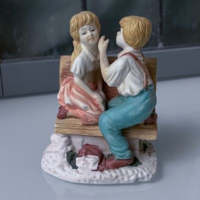 Статуэтка Влюбленные 14 см бисквитный фарфор