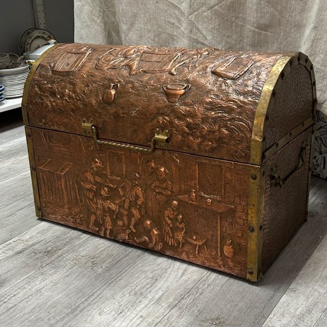 Сундук медь дерево Франция 100 лет