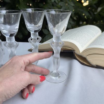 Рюмка на матовой ножке Bayel Женская фигура 40 мл Франция 