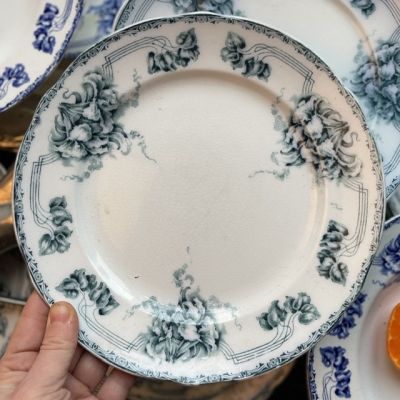 Тарелка плоская 23 см модерн Ирисы Goteborg