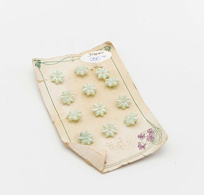 Пуговица малая салатовая 12 шт. в наборе