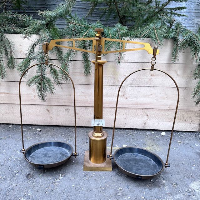 Весы равноплечные с двумя чашами 50 см латунь