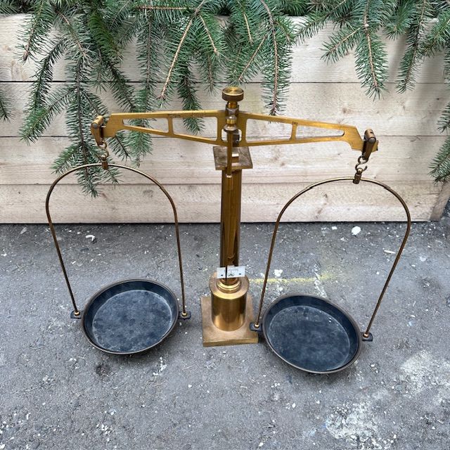 Весы равноплечные с двумя чашами 50 см латунь