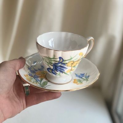 Чайная пара 180 мл Ирисы Crown Royal Англия (микросколы)