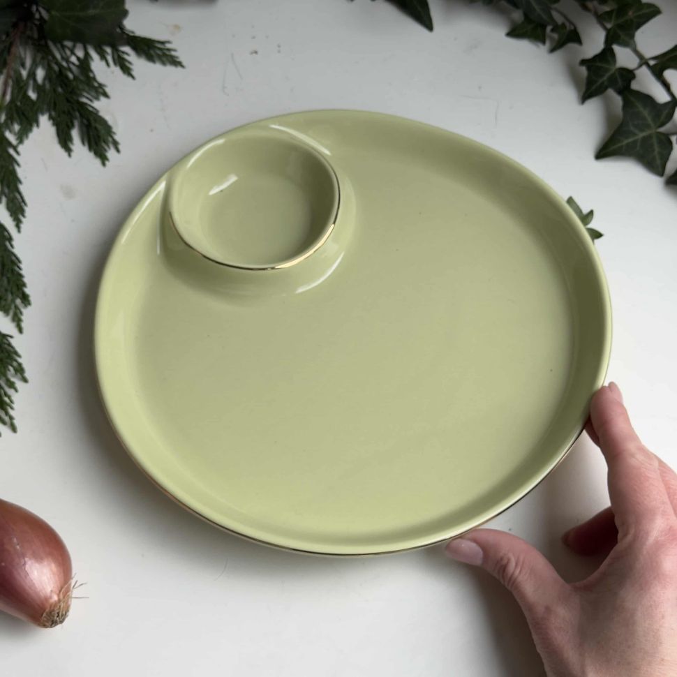 Тарелка с отделением для соуса Riverdale 23 см фарфор