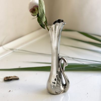 Ваза Лебедь