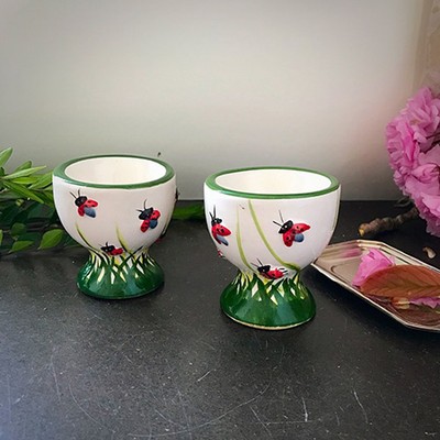 Подставка под яйцо "Божья коровка"