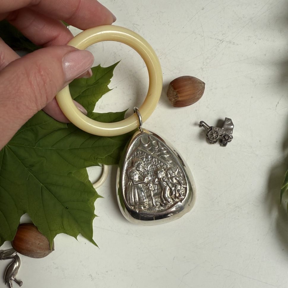 Погремушка на кольце 6 см серебро 