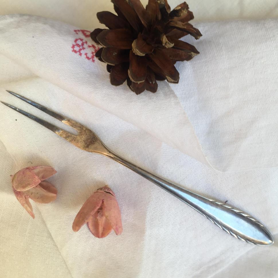 Вилка для закусок мельхиор