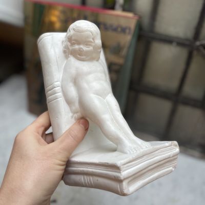 Статуэтка Малыш и книги гипс ручная работа
