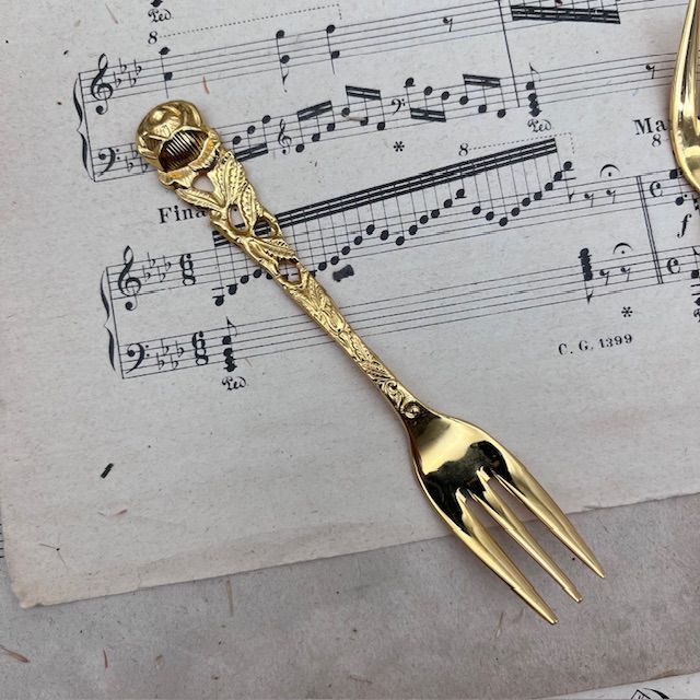 Вилка Justinus Solingen Хильдесхаймская роза 24 K позолота 13 см Германия