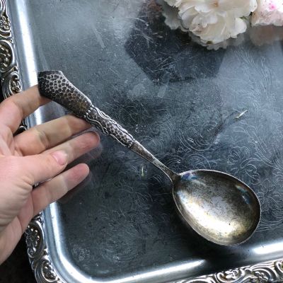 Ложка сервировочная 20 см Чеканка мельхиор (патина)