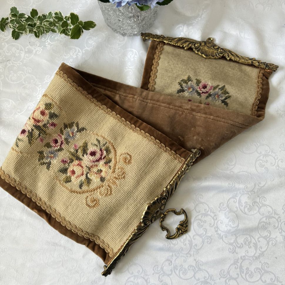 Вышивка сонетка на латунных держателях 28х97 см