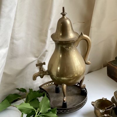 Кофейник 33 см на подносе латунь