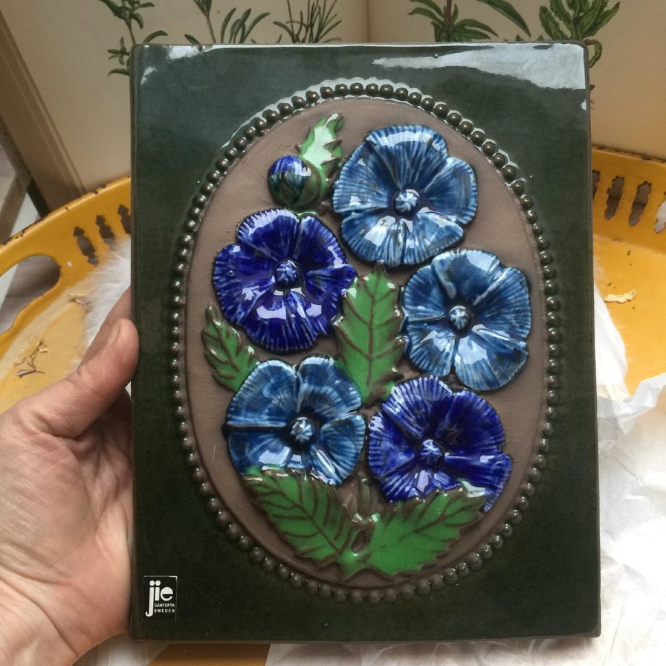 Плитка изразец Анютины глазки с подвесом Щвеция