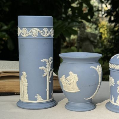 Ваза Wedgwood 17 см бисквитный фарфор Англия 