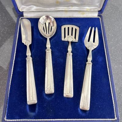 Набор сервировочный 4 предмета Минерва серебро Франция