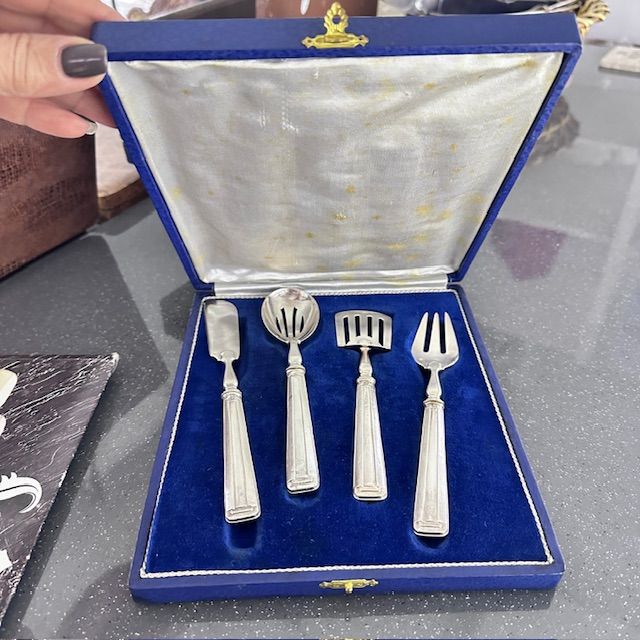 Набор сервировочный 4 предмета Минерва серебро Франция