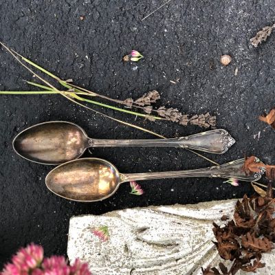 Ложка чайная с вензелем серебрение