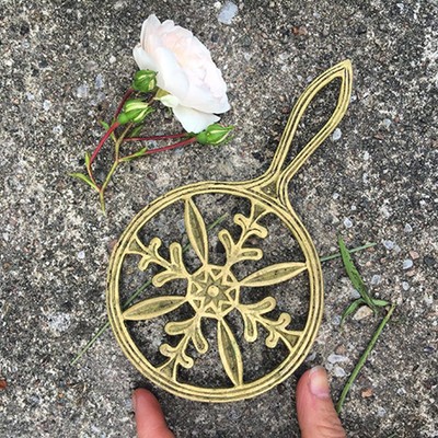 Подставка под горячее латунь