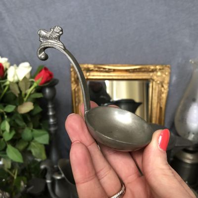 Ложка для соуса малая, олово, лев на ручке