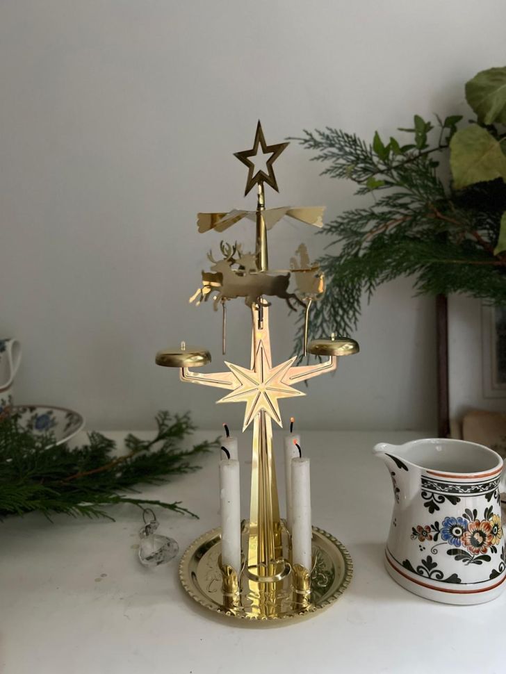 Подсвечник новогодний мобиль Олени 30 см золотые