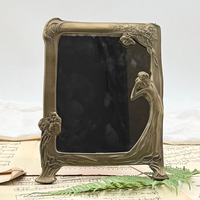 Зеркало настольное Арнуво 26х20 см латунь 