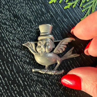 Брошь Птица в цилиндре 4 см серебро