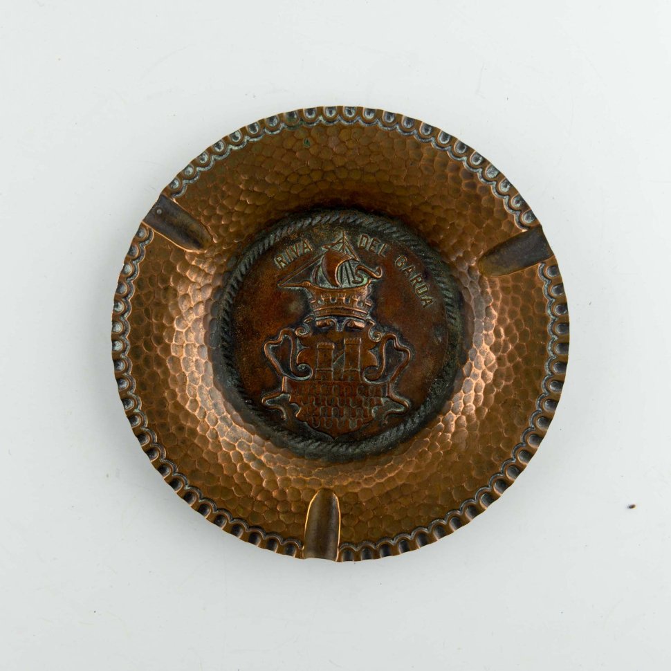 Пепельница медная