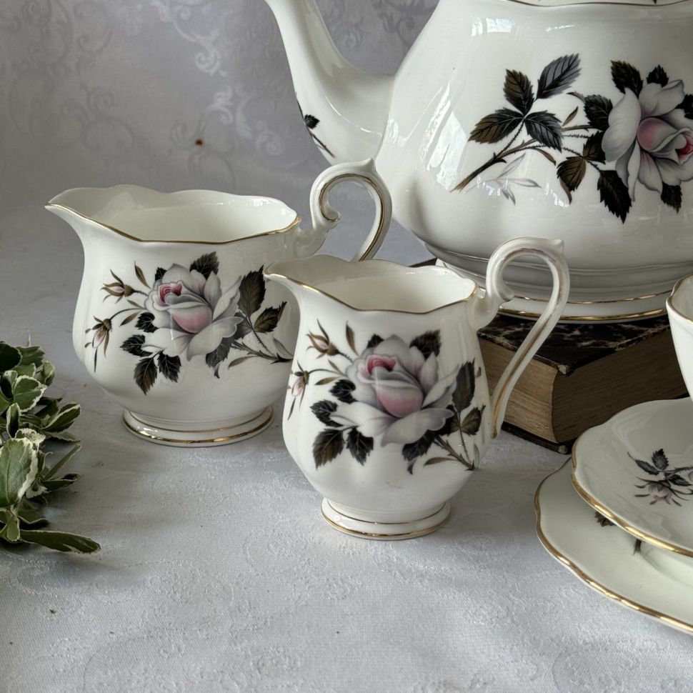 Молочник Royal Albert Queen's Messenger 250 мл Англия