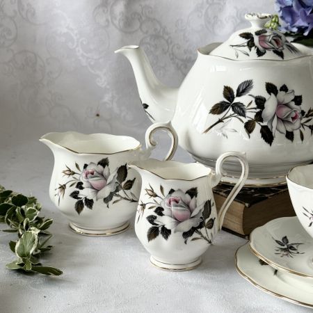 Молочник Royal Albert Queen's Messenger 250 мл Англия
