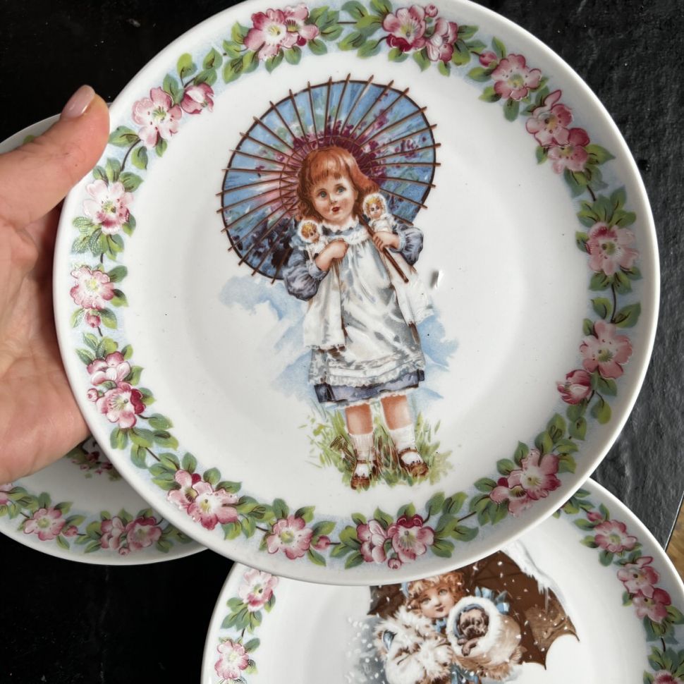 Тарелка Christineholm Porcelain Девочка с куклами 19 см фарфор Швеция