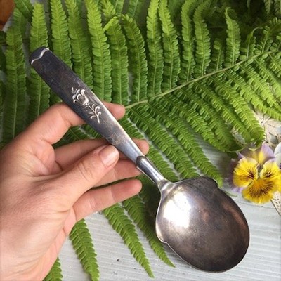 Ложка Салатная фактурная большая с лилией на ручке