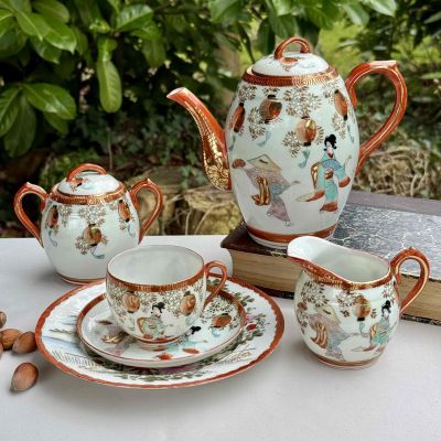 Чайник Танцующие гейши 0,9 л фарфор Япония  