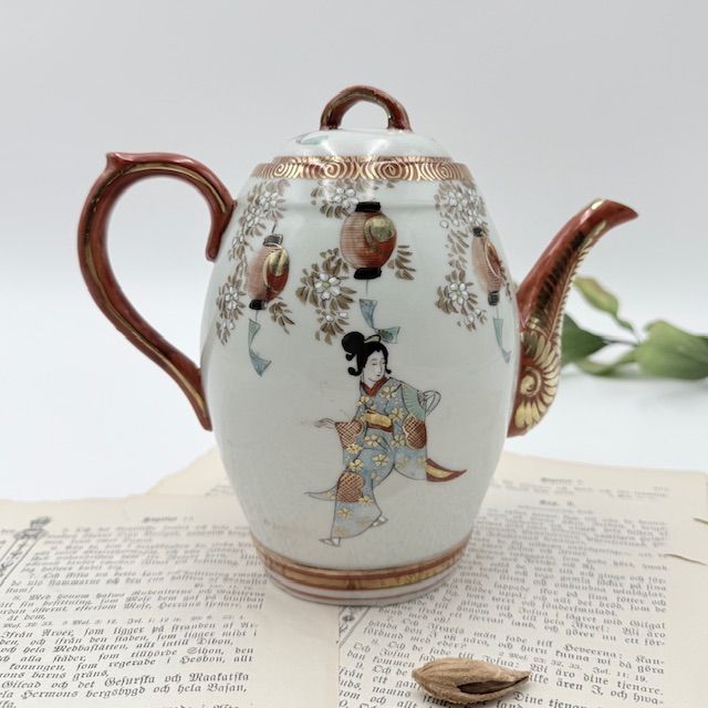 Чайник Танцующие гейши 0,9 л фарфор Япония  