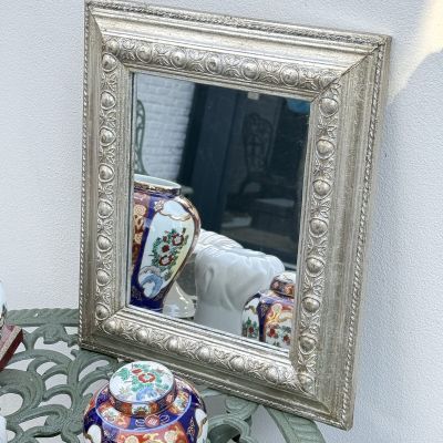 Зеркало в деревянной раме 35х30 см Голландия