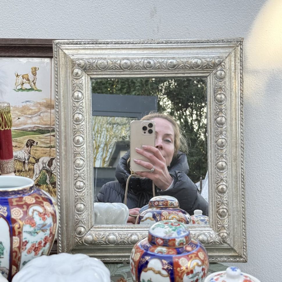 Зеркало в деревянной раме 35х30 см Голландия