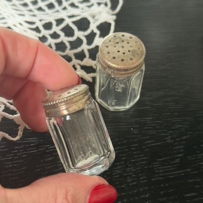 Солонка мини 4 см стекло серебро 