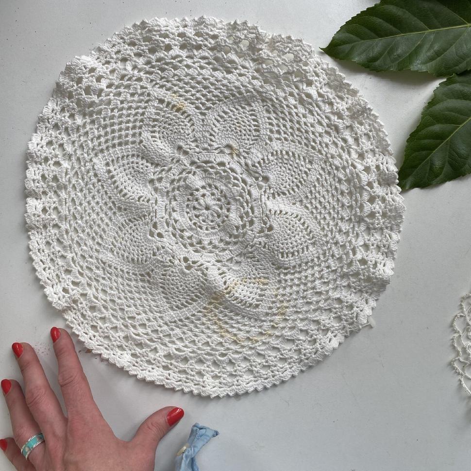 Салфетка вязаная кружевная 32 см 
