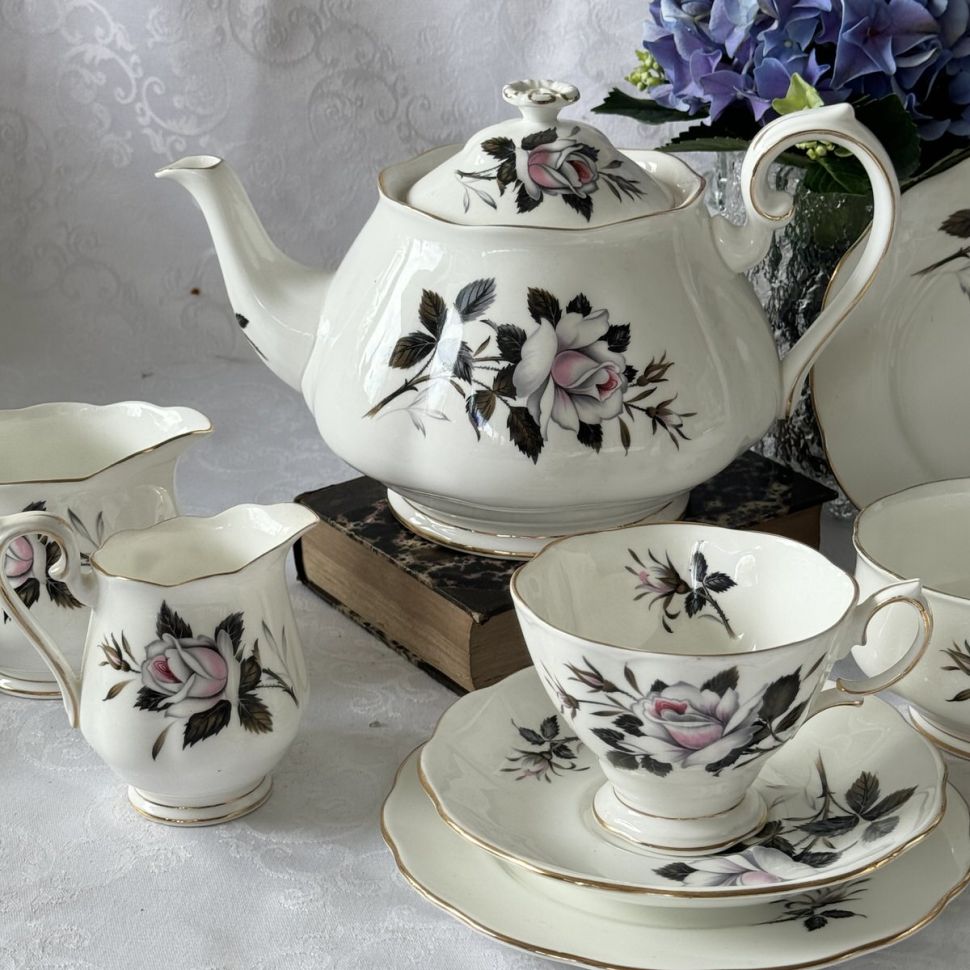 Молочник Royal Albert Queen's Messenger 150 мл Англия