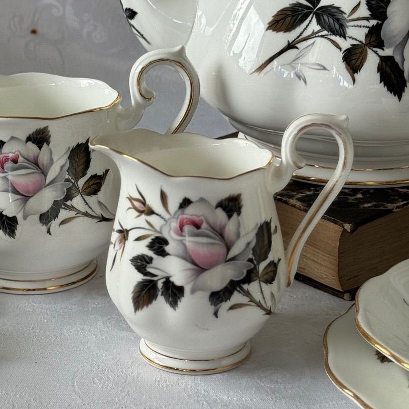 Молочник Royal Albert Queen's Messenger 150 мл Англия