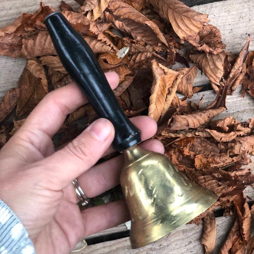 Колокольчик 16 см латунь дерево (без языка)