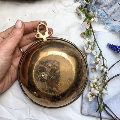 Форма для выпечки латунная с резной ручкой