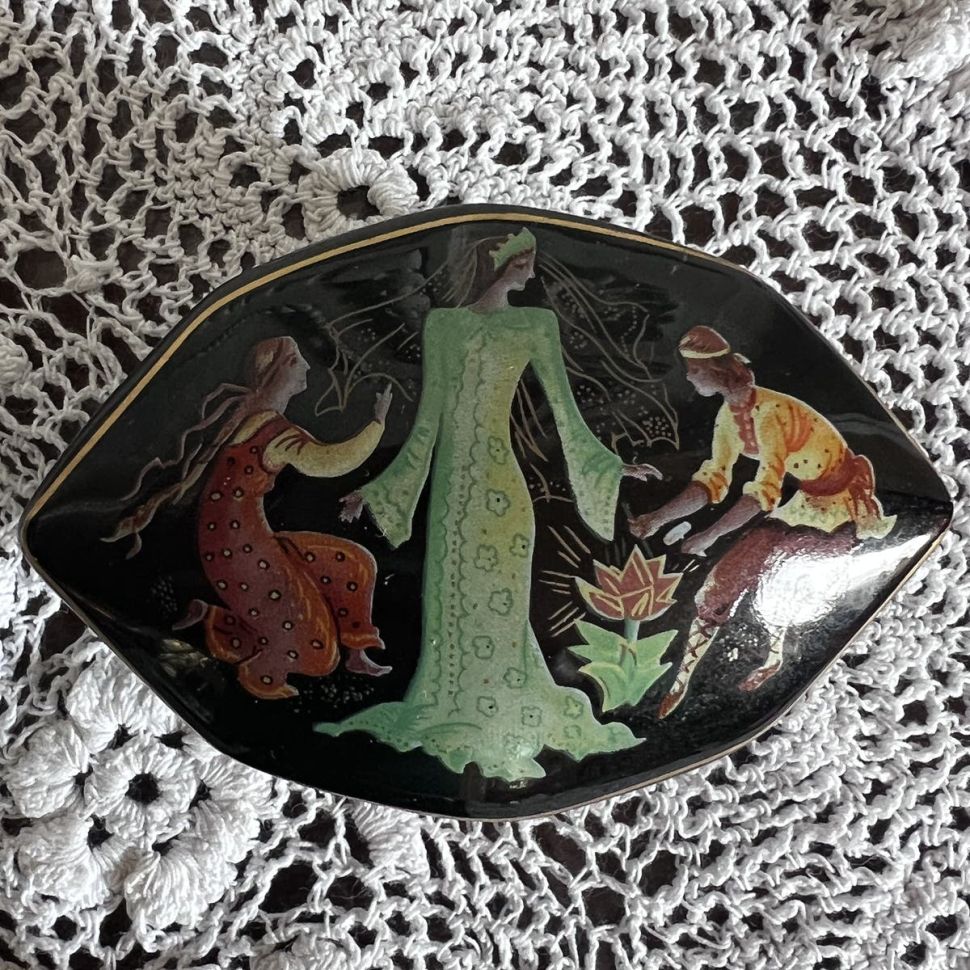 Шкатулка музыкальная Каменный Цветок Franklin Mint Porcelain 8 см фарфор 1988 г.