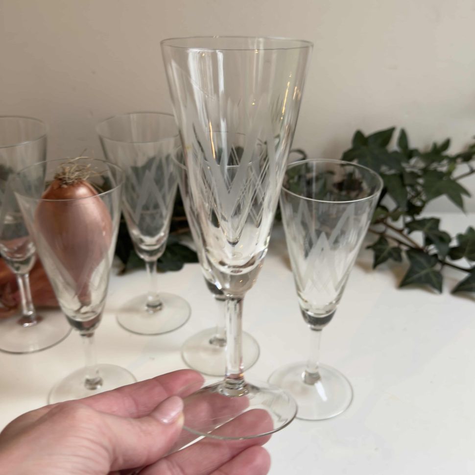 Бокал Зигзаг на граненой ножке 130 мл хрусталь Ардеко