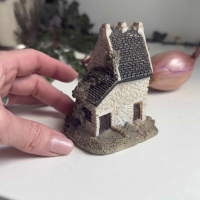 Статуэтка Каменный дом 9 см наливной полимер