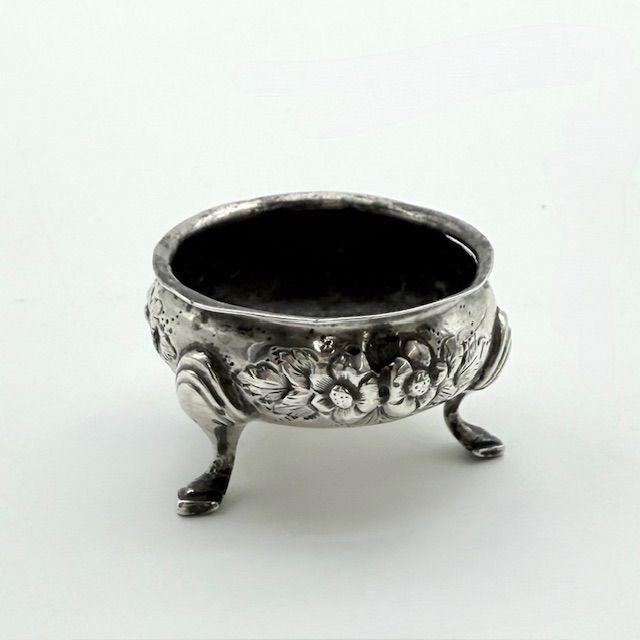 Солонка на 3-х ножках 5 см серебро Голландия