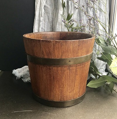 Деревянная кадка ведро