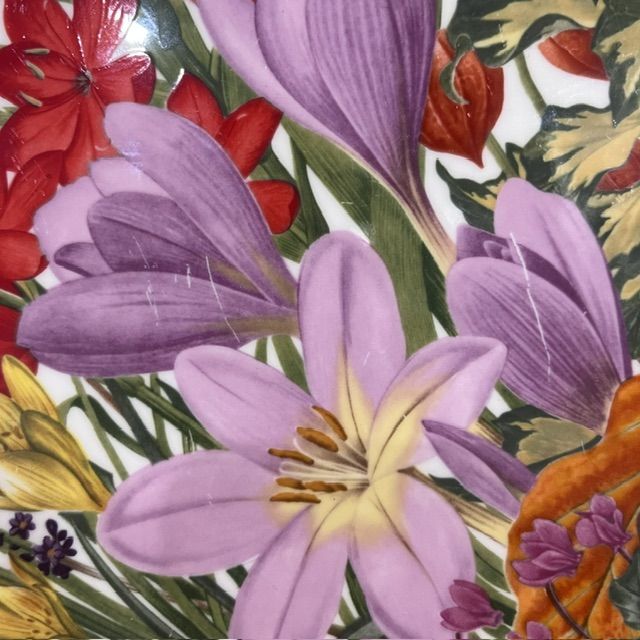 Тарелка Franklin Porcelain Wedgwood Flowers of the Year Ноябрь 27 см изъян