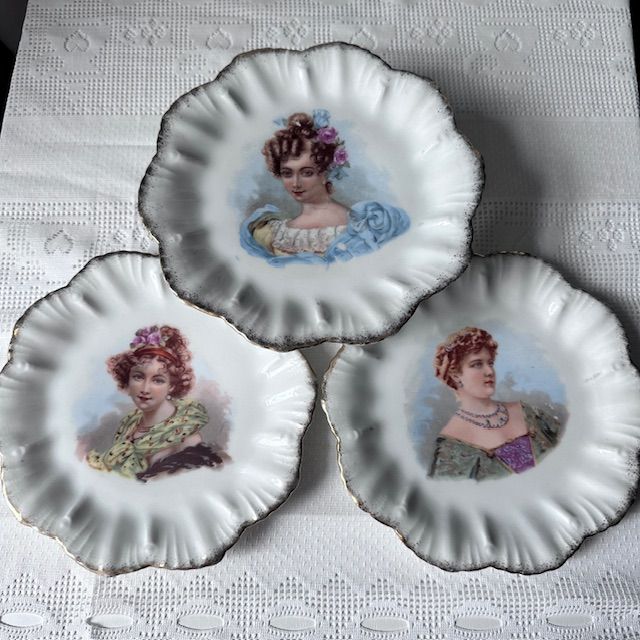 Тарелка Портрет дамы 21 см Франция